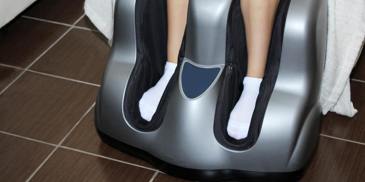 Massageador elétrico para pés para você relaxar após um dia de trabalho.